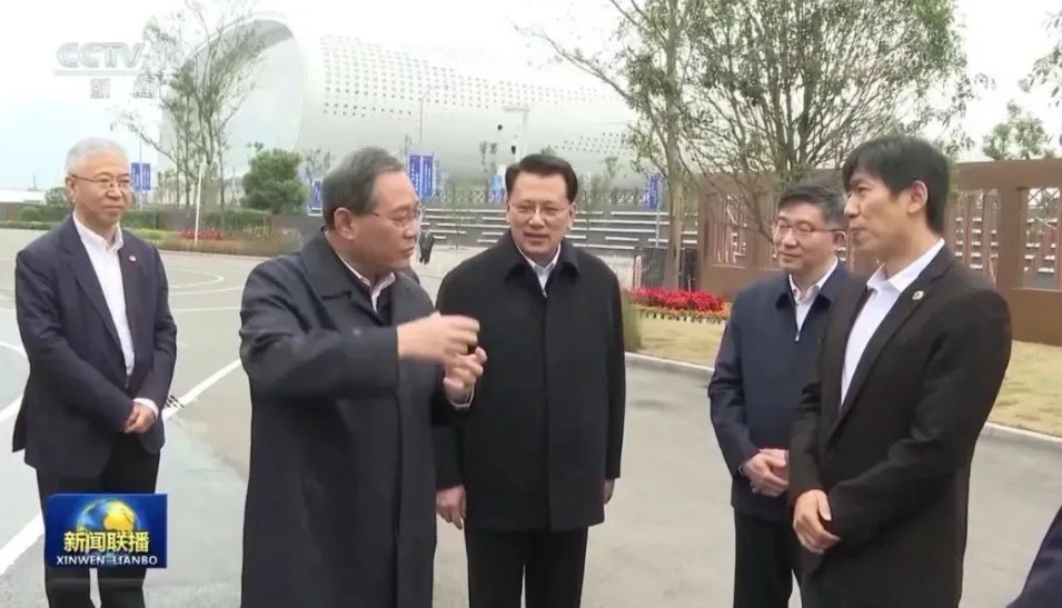 李强总理视察重庆永川区，百度展示自动驾驶