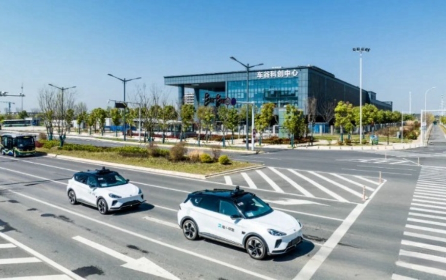 武汉成全球最大自动驾驶运营服务区